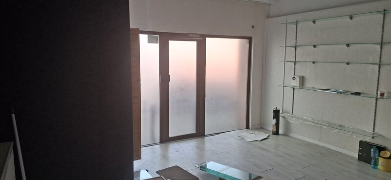 Mosilor - Dacia - Obor spatii firma - central, la strada,